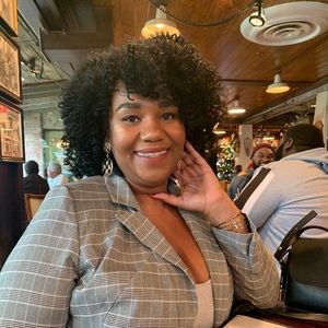 Meet your Posher, Latoya